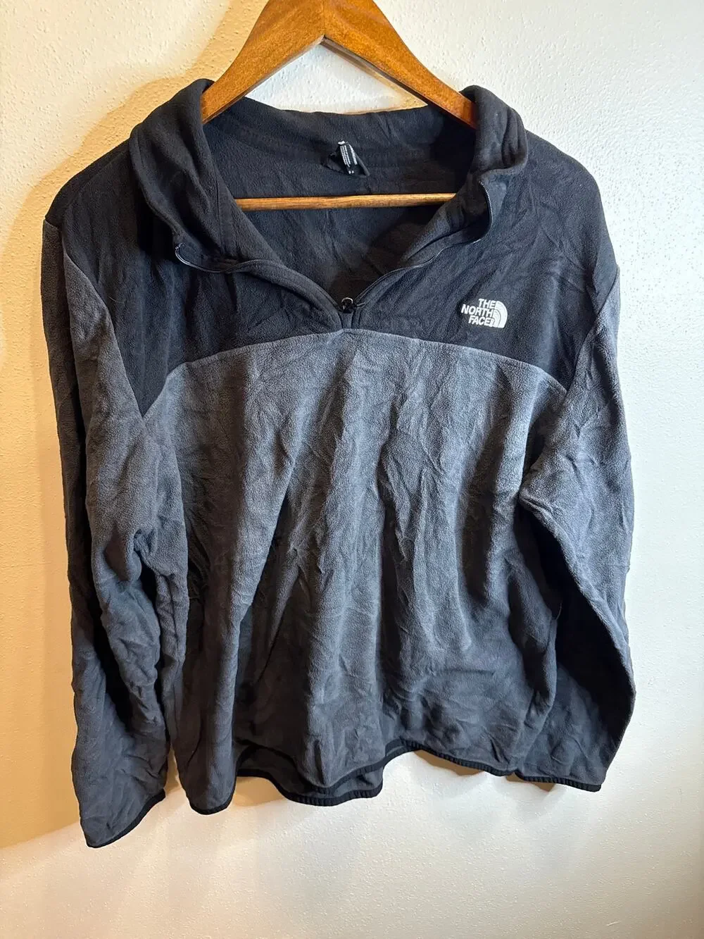The North Face Women’s Medium Black Gray Colorblock Snap-T Fleece Pullover